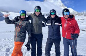 family & friends ski lessons in champoluc
